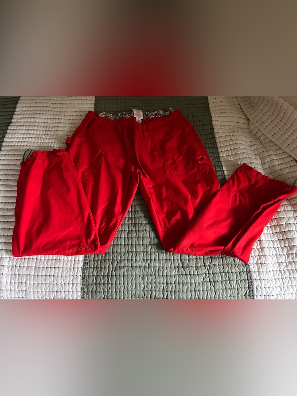 Koi extra large women's scrub bottoms.  New never worn without tags.  XL, cargo
